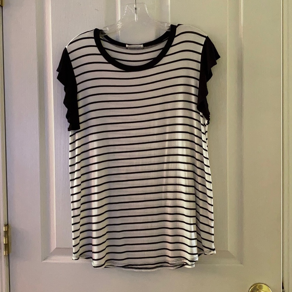 Black and white stripe short sleeve